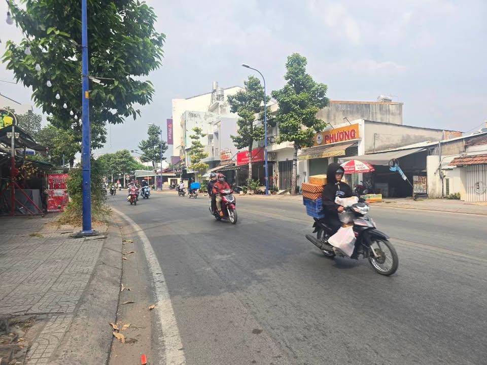 Nhà Mặt Tiền Lê Thị Hà Hóc Môn - Ngang 12m, 358m² - Kinh Doanh Đắc Lợi