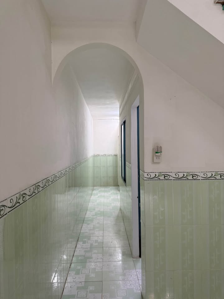 Nhà nguyên căn gác lỡ tại Nguyễn Thái Học, 2PN/2WC giá 4 triệu - Chính chủ cho thuê dài hạn!