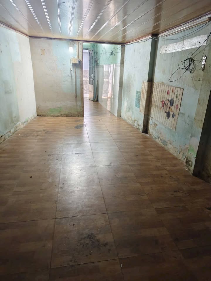 Nhà chính chủ Hẻm Hoài Thanh, Quận 8, 25m² giá 3.18 tỷ - Tiện sửa chữa hoặc xây mới!