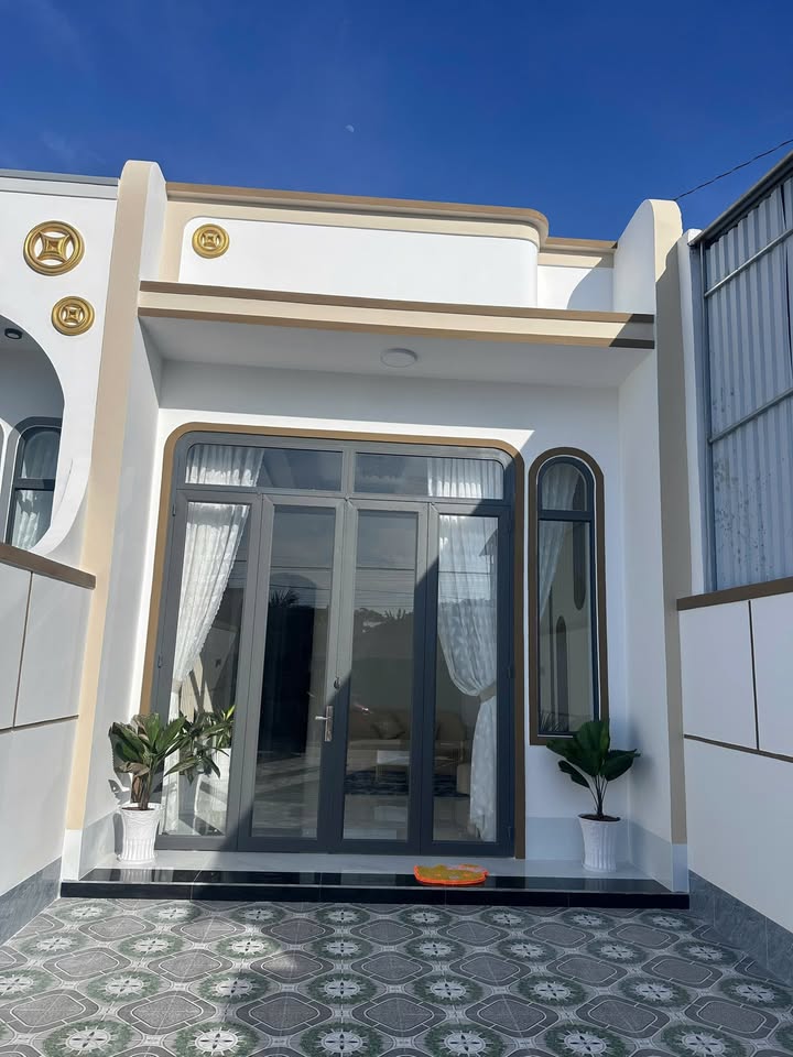 Nhà 3 Phòng Ngủ Hẻm 60 Nguyễn Chí Thanh, Hòa Thành 119m² giá 1.55 tỷ - Đầu tư sinh lời!