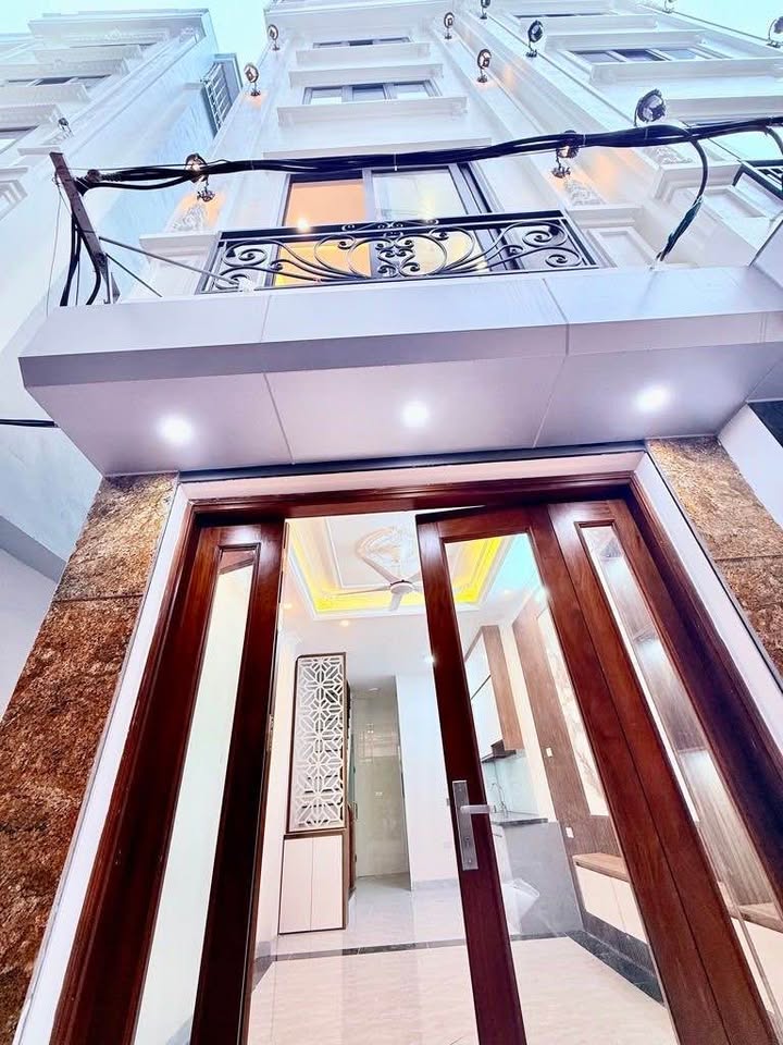 Nhà đẹp 5 tầng tại Hồ Tùng Mậu 32m² giá 7 tỷ - Sẵn sàng vào ở ngay!
