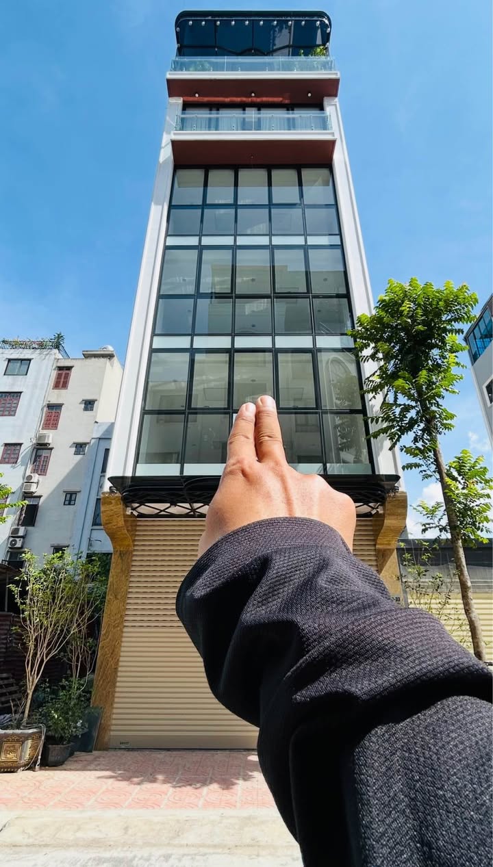 Nhà mặt phố Ngọc Thụy 100m² giá thương lượng - Kinh doanh thẩm mỹ spa ngay!