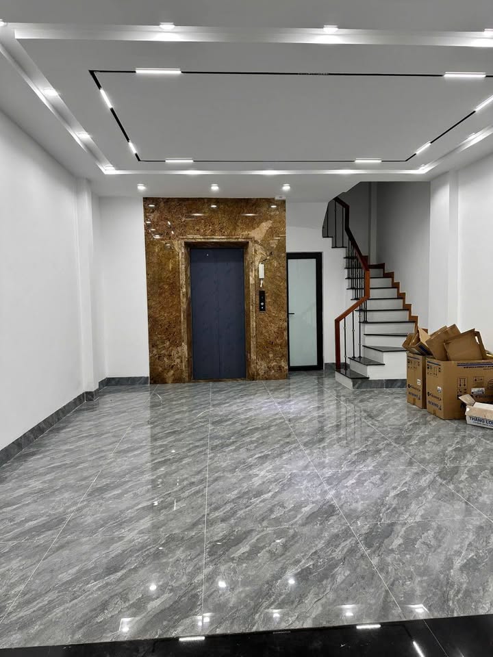 FrontHouse Ô Chợ Dừa 55m² giá 13 tỷ - Full nội thất, thang máy tiện nghi!