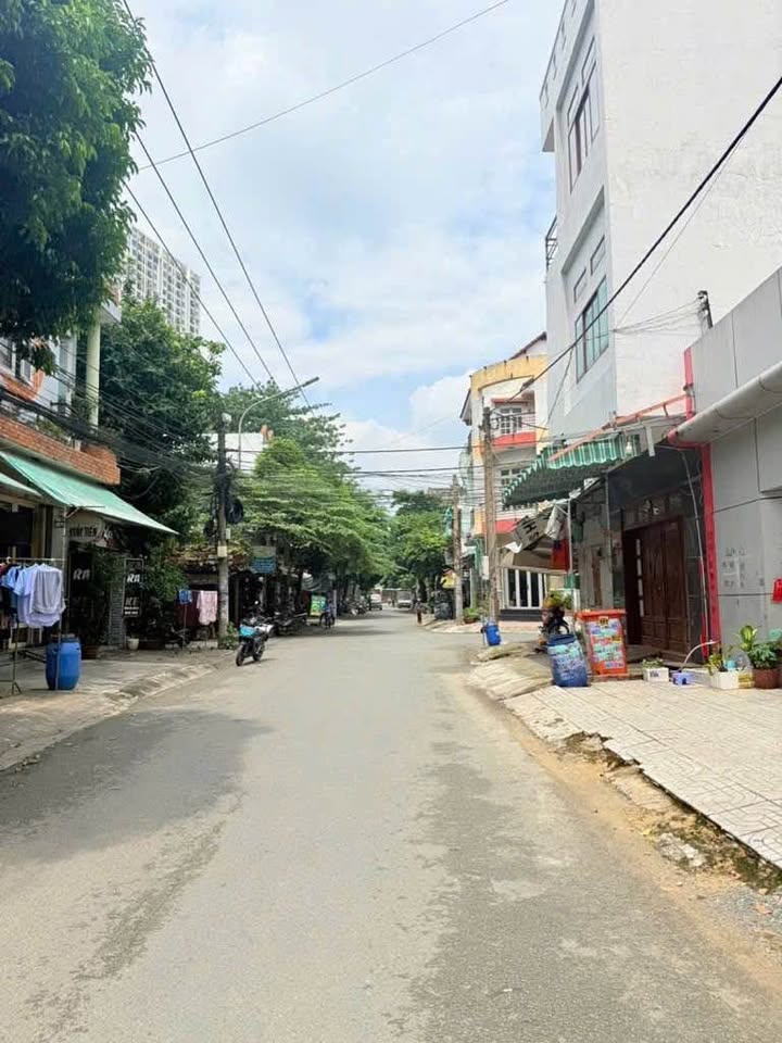 Nhà mặt tiền kinh doanh Phường Dĩ An 158m² giá 10.8 tỷ - Đầu tư sinh lời ngay!