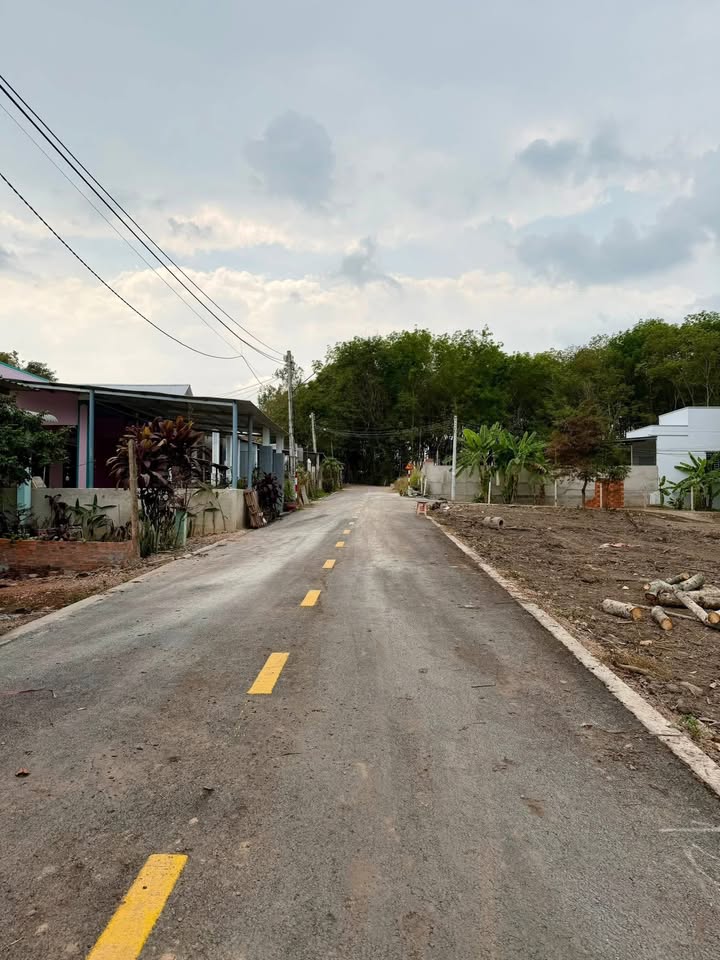 Đất nền ấp An Mỹ, Bến Cát 110m² giá 1.2 tỷ - Mặt tiền nhựa thuận lợi!