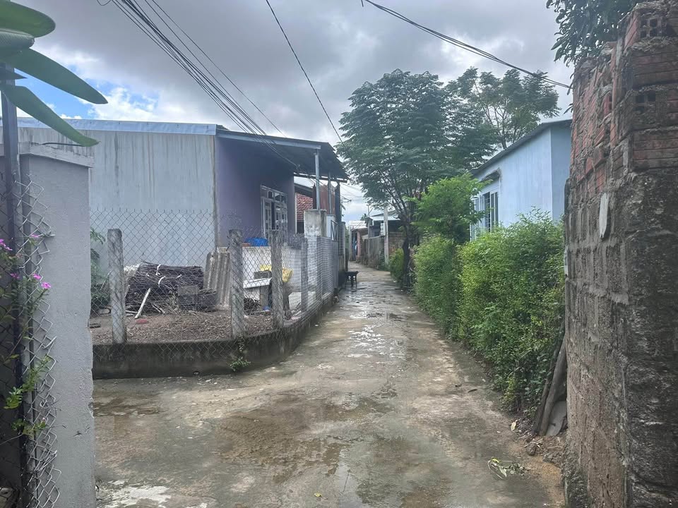 Nhà 2 mặt tiền Thôn Chánh Hội, 208m² giá 900 triệu - Tiện nghi đầy đủ, vào ở ngay!