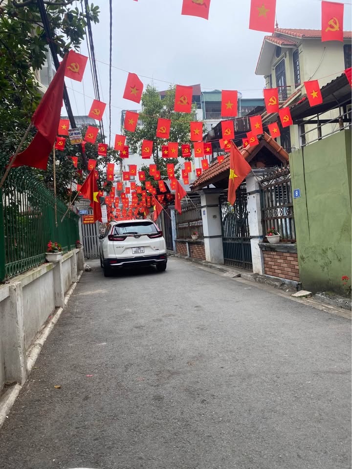 Nhà 4 tầng lô góc tại đường Hoa Lâm, Quận Long Biên, 48m² - Giá tốt, sổ đỏ chính chủ!