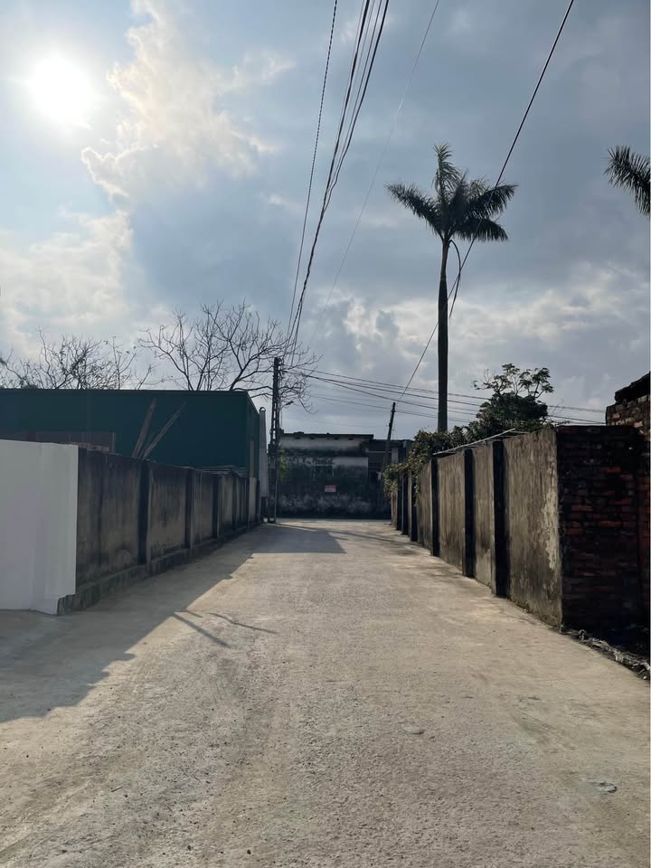 Đất Hưng Đông TP. Vinh 76m² giá 2 tỷ - Sổ đỏ chính chủ, tiện ích đầy đủ!