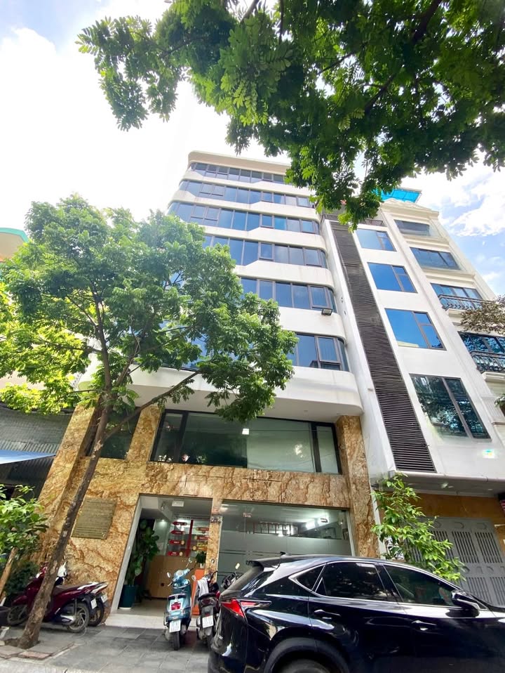 Cho thuê Tòa Văn Phòng VIP 120m² Cầu Giấy - 150 Triệu/Tháng