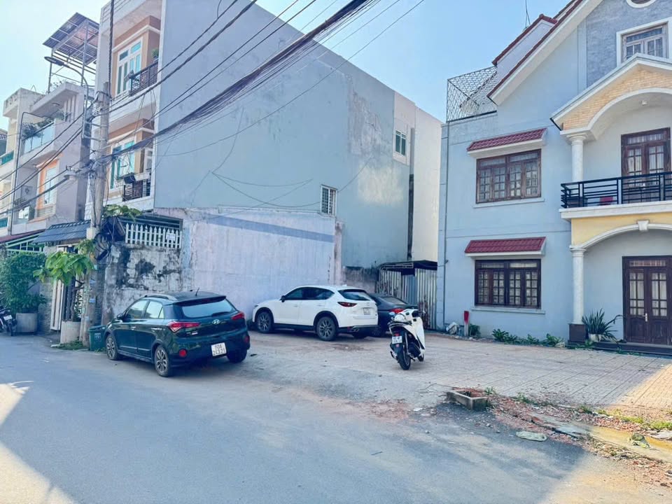 Nhà bán Phước Long B, Thủ Đức 96m² giá 8 tỷ - Hẻm xe hơi rộng rãi!