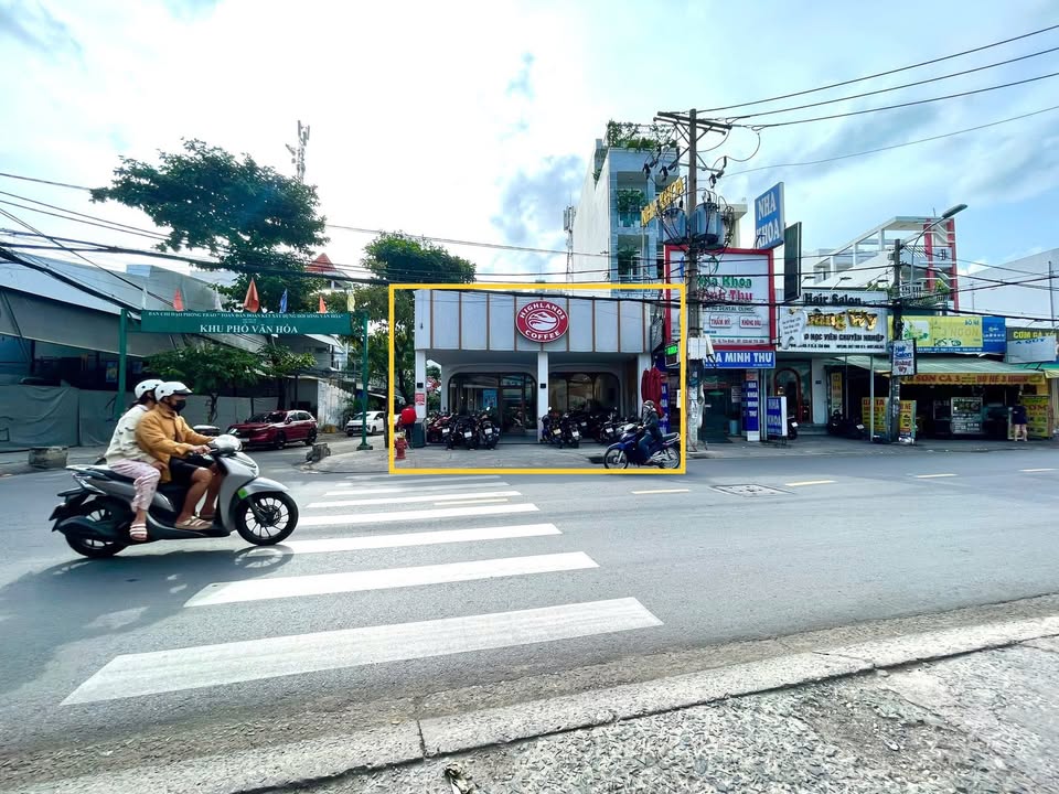 Bán gấp FrontHouse 53 Phan Huy Ích, Tân Bình 207m² giá 42.8 tỷ - Đang cho thuê cafe Highland