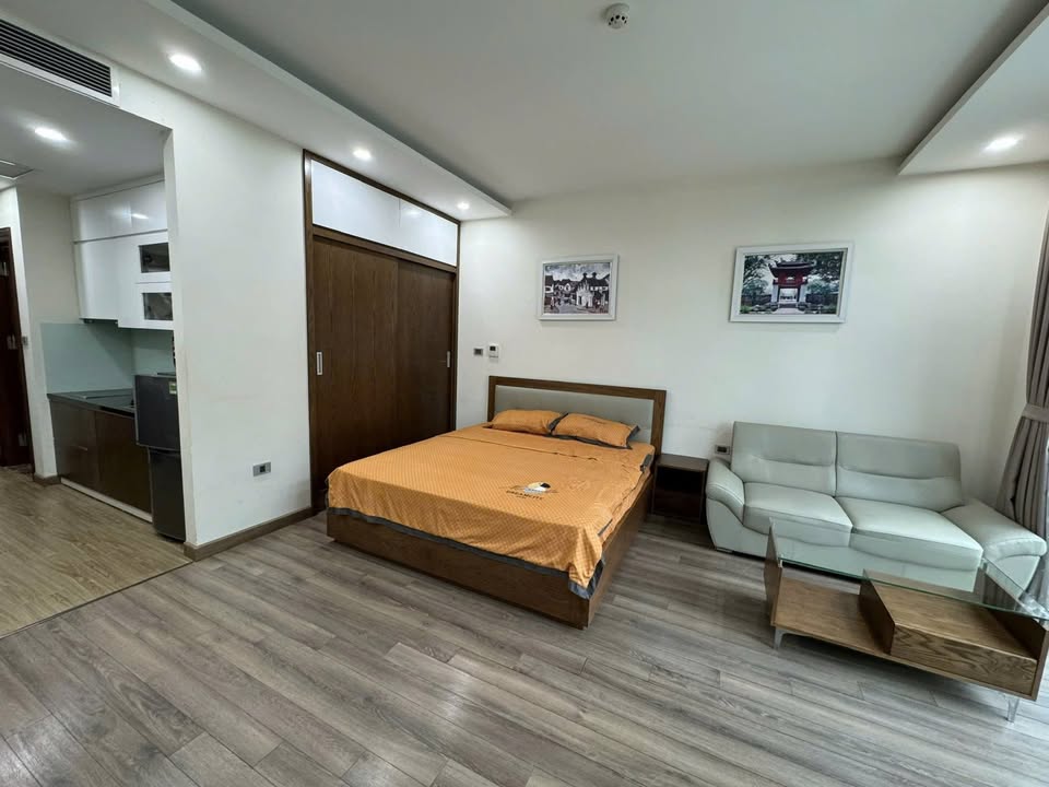 Cho thuê căn hộ 45m² mặt phố Châu Long, Ba Đình - Full nội thất, ô tô đỗ cửa