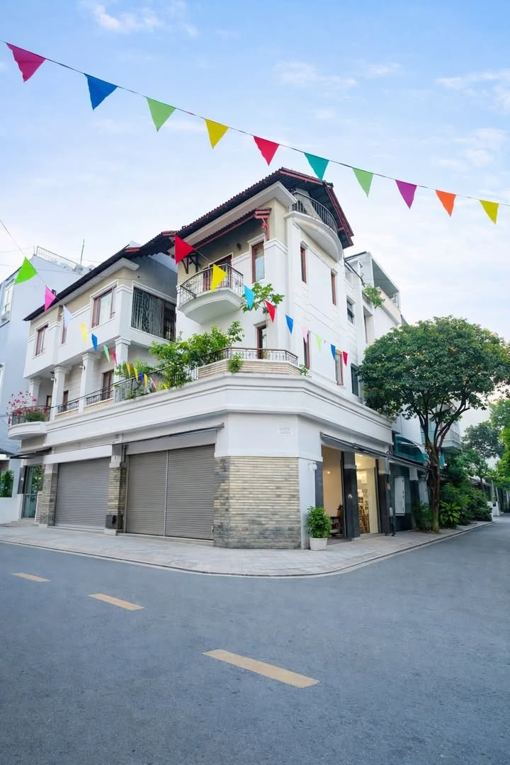 Biệt thự góc 3 mặt tiền tại Hoàng Hoa Thám, Tân Bình, 172m² - Đầu tư sinh lời ngay!