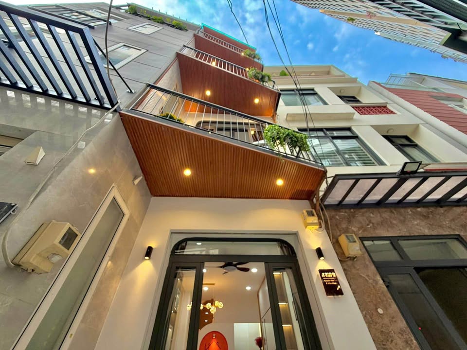 Nhà phố 4 tầng Nguyễn Văn Trỗi 95m² giá 6.39 tỷ - Sổ hồng chính chủ!