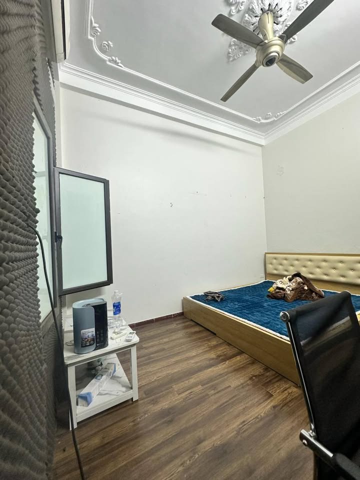 Nhà riêng Hoàng Cầu 50m² giá 13 tỷ - Vị trí đỉnh, lô góc ô tô tránh!