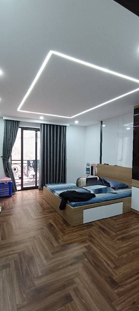 Nhà phố Trần Thái Tông 6 tầng 45m² giá 16 tỷ - Sẵn sàng đón Tết!
