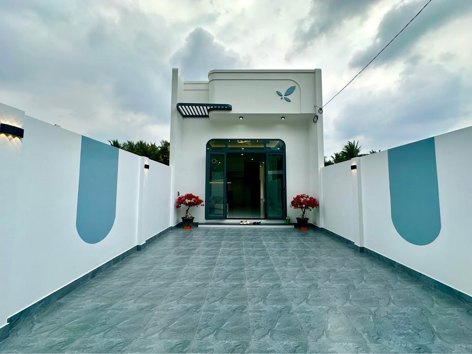 Nhà cấp 4 Phước Thạnh 200m² giá 1.69 tỷ - Thiết kế sang trọng, sân vườn rộng rãi!