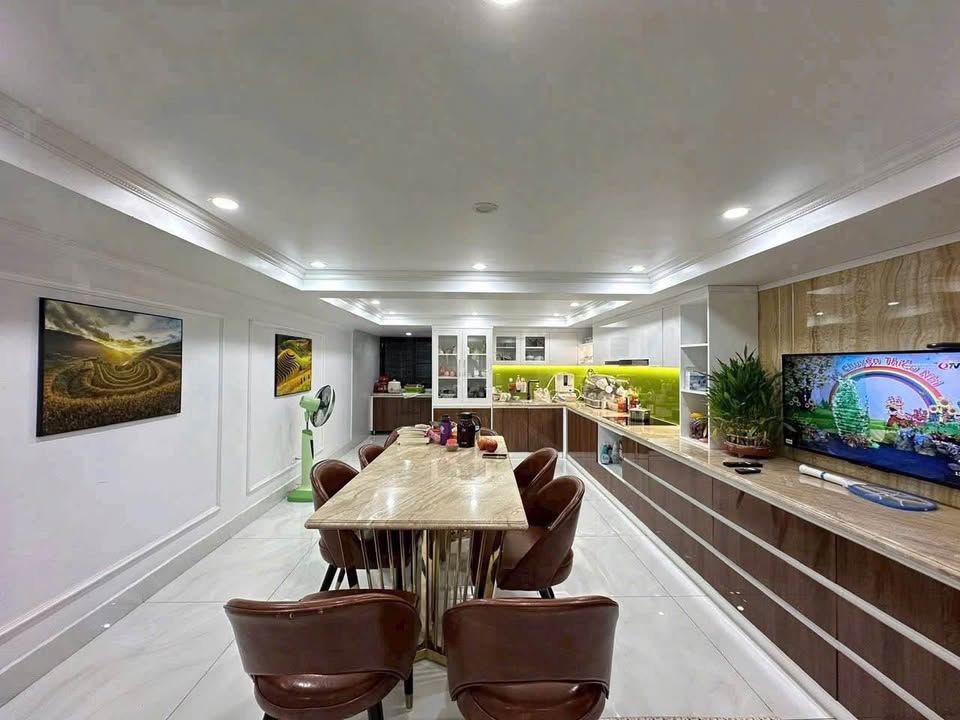 Nhà FrontHouse Đường Cột 3, Hạ Long 67,5m² giá 13 tỷ - Kinh doanh thuận lợi!