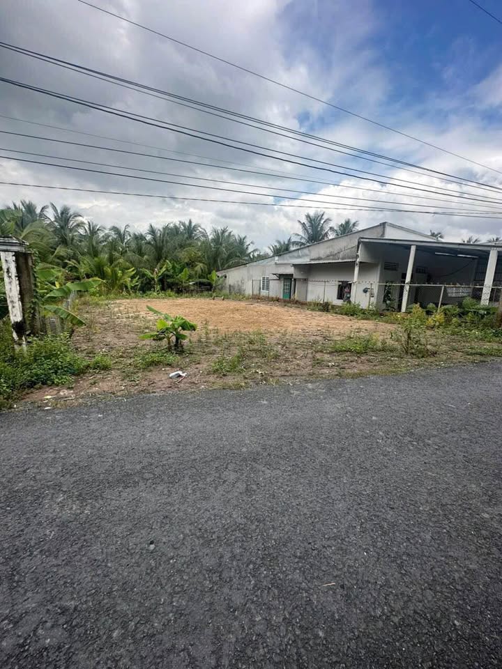 Đất nền thổ cư mặt tiền đường nhựa Tân Hạnh, Vĩnh Long 228m² giá 1.1 tỷ - Cơ hội đầu tư không thể bỏ qua!