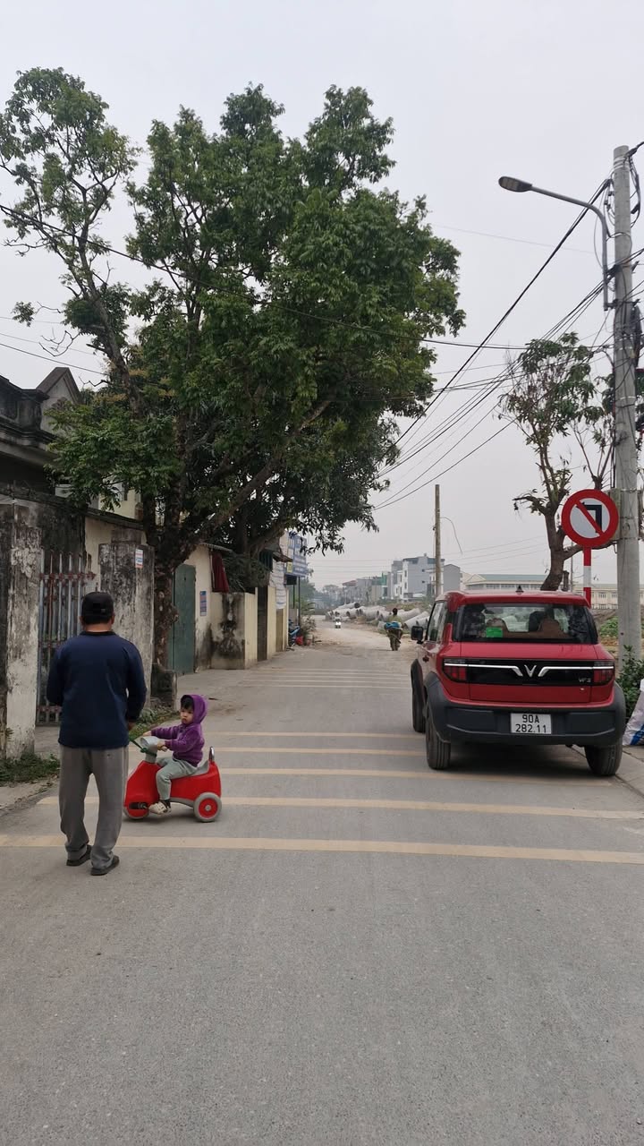 Nhà nguyên căn 2 tầng 1 tum tại xóm 8, Liêm Chung - Chỉ 2 triệu/tháng, sẵn sàng cho Tết!