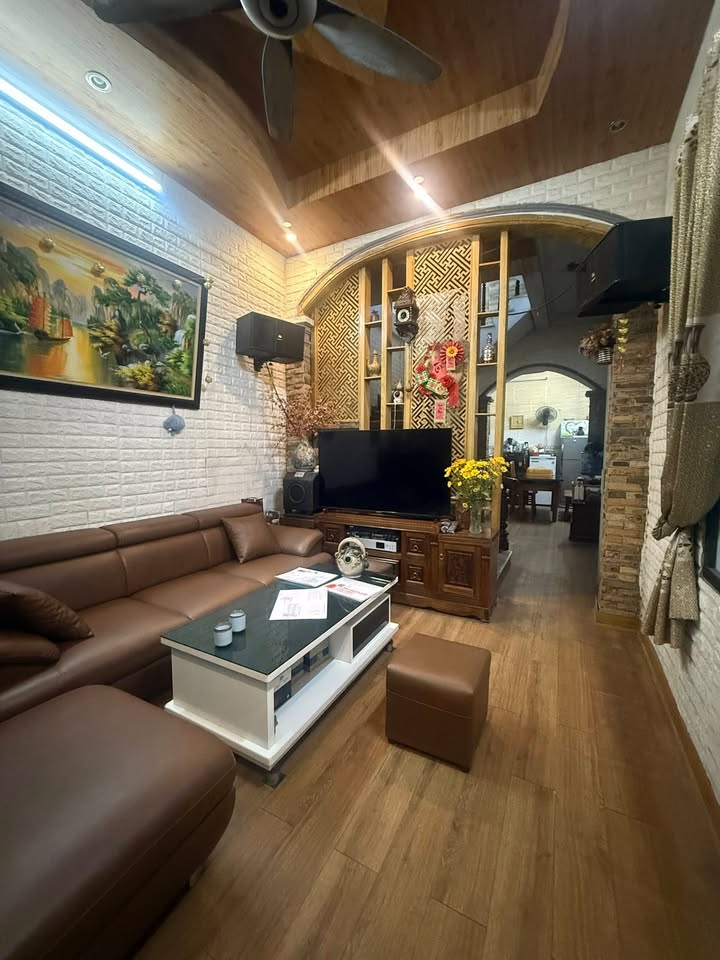 Nhà riêng Cổ Nhuế 67m² giá thỏa thuận - Ngõ thông, Sổ đỏ nở hậu