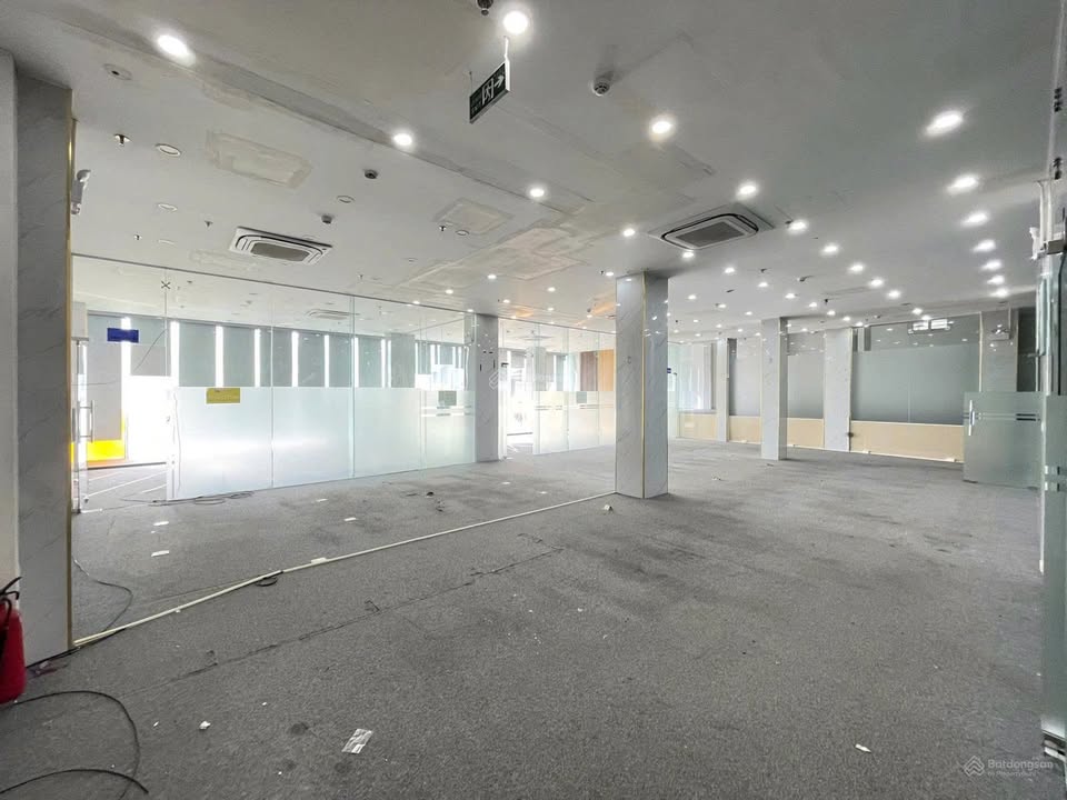 Văn phòng cho thuê 350m² Nguyễn Trãi - Vị trí đắc địa, giá chỉ 70 triệu/tháng!