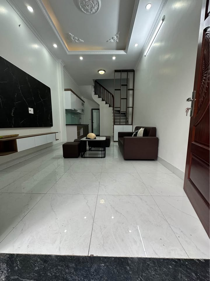 Nhà phố Trạm Trôi 40m² giá 4 tỷ - Nhà mới 4 tầng, ô tô vào tận nơi!