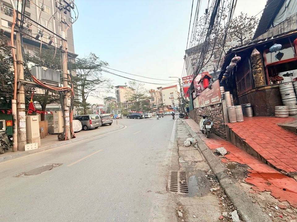 Mảnh đất vàng mặt phố Nguyễn Khoái, Vĩnh Tuy, 60m² giá 11 tỷ - Kinh doanh sầm uất!