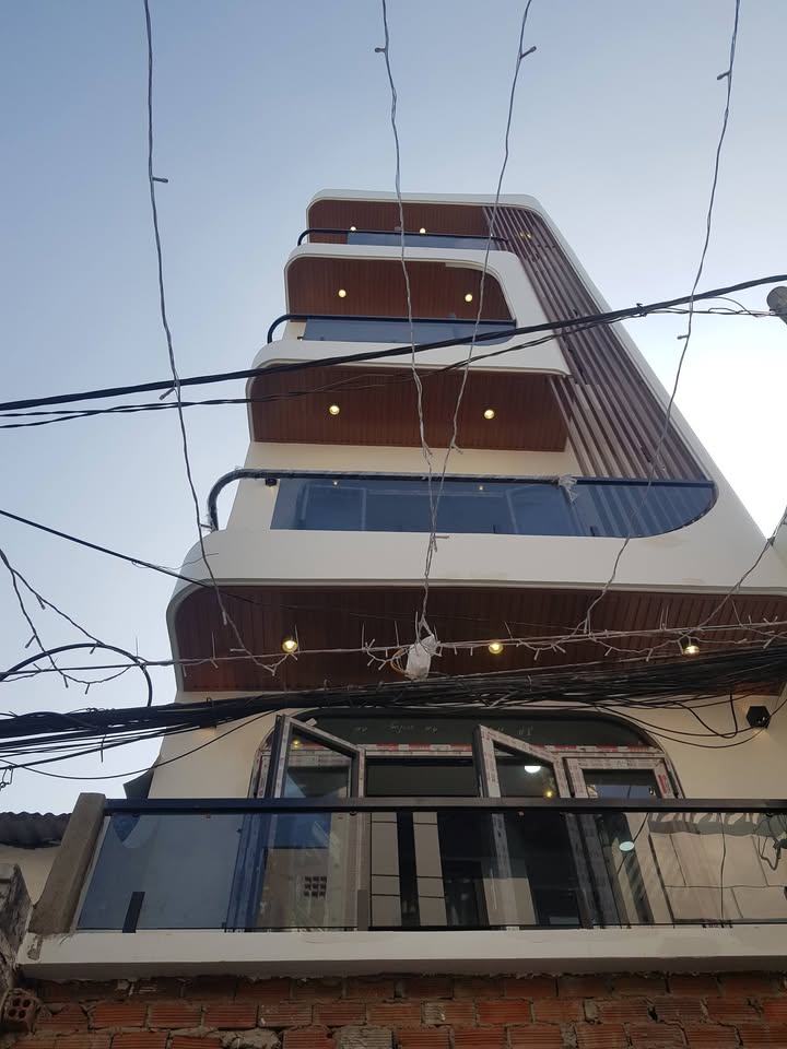 Nhà phố Quận Bình Tân 56m² giá 7.8 tỷ - Vị trí đẹp gần chợ và AEON Tân Phú!