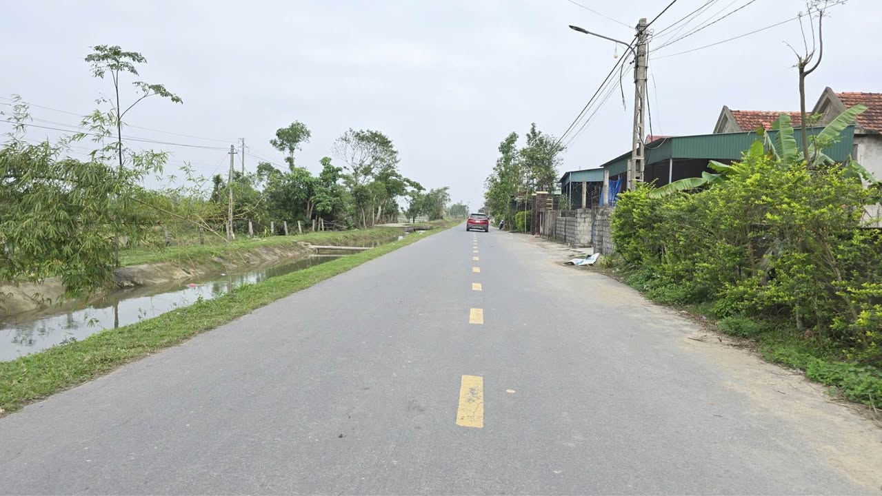 Đất lô góc mặt đường liên xã Thôn Trửa 221,2m² giá 2.8 tỷ - Cơ hội đầu tư tuyệt vời!