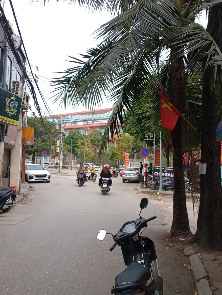 Nhà mặt phố Văn Hội, Bắc Từ Liêm 42m² giá 4 tỷ - Kinh doanh sầm uất!