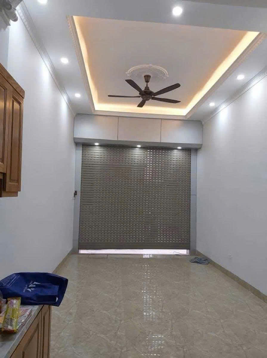 Nhà riêng Cầu Giấy 35m² 5 tầng - Sẵn sàng ở ngay, sổ đỏ cất két!