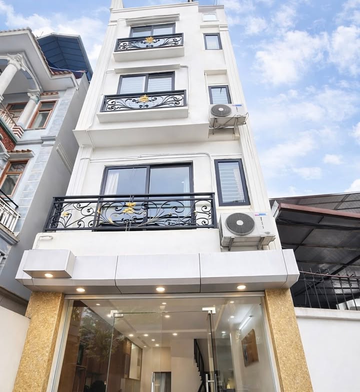 FrontHouse tại Kiến Hưng, Hà Đông 31m² giá 8 tỷ - Kinh doanh ngay!