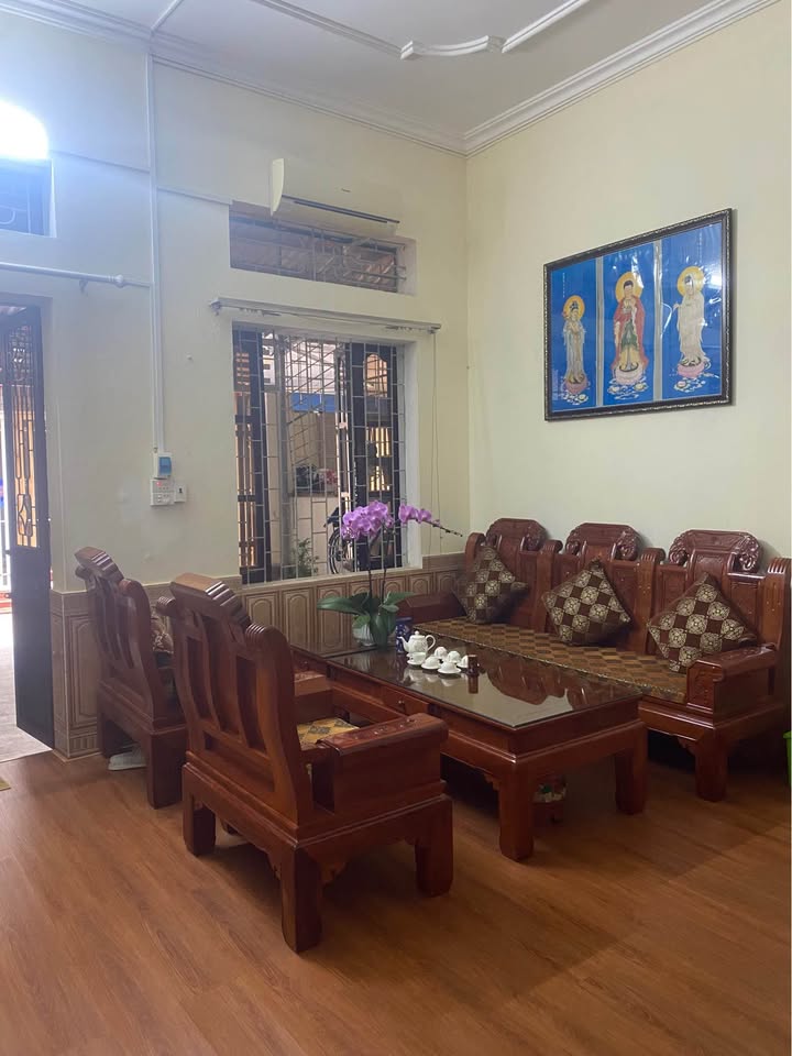 Nhà Riêng Phường Hạc Thành 80m² - Ô tô vào tận nhà, sổ đỏ chính chủ!