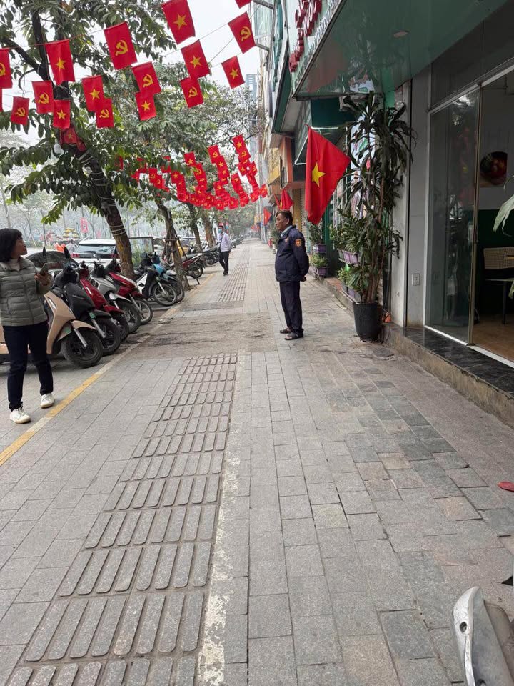 Nhà phố Văn Cao Ba Đình 39m² 43.5 tỷ - Mặt tiền kinh doanh đắc địa