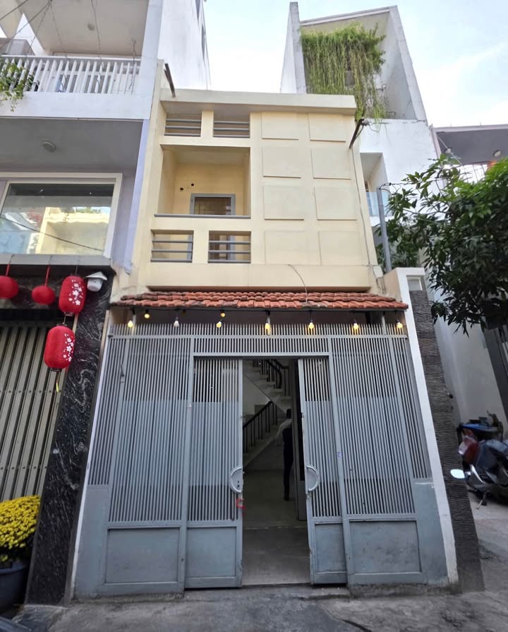 Bán nhà Bàu Cát Tân Bình 30m² giá 5.9 tỷ - Vị trí đẹp ở ngay!