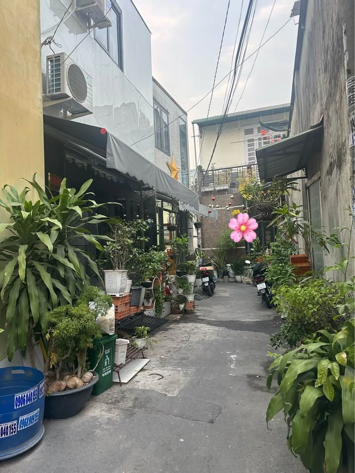 Nhà đẹp 2 tầng Thủ Đức 33m² giá chỉ 3.1 tỷ - Thiết kế thoáng mát tự nhiên!