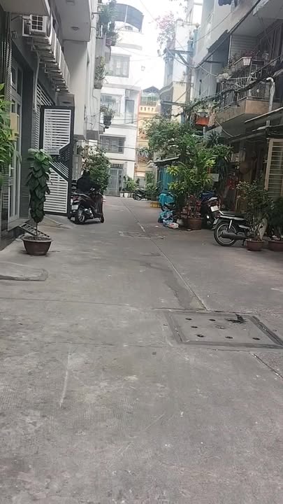 Nhà 2 Tầng Hẻm Xe Hơi Nguyễn Ngọc Lộc, Quận 10 - 29m² Giá 6 Tỷ