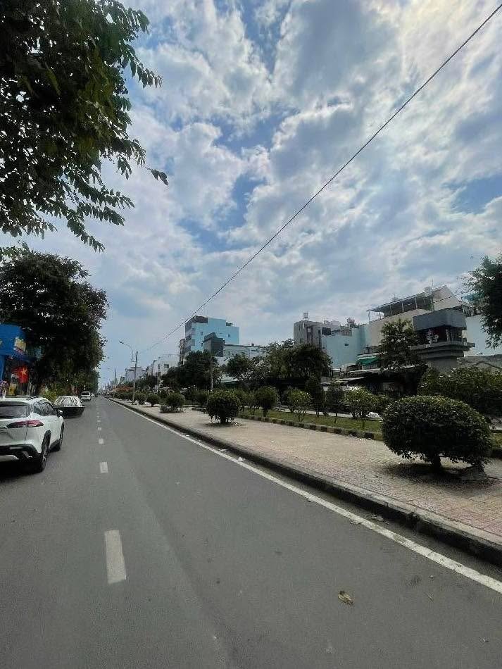 Nhà phố Khu Họ Lê, Quận Tân Phú 110m² giá 5.6 tỷ - Thiết kế hiện đại, chính chủ!