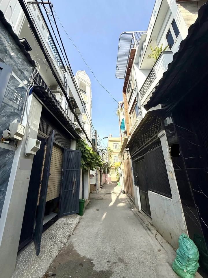 Nhà phố 5 tầng Nguyễn Văn Khối 48m² giá 7.4 tỷ - Khu dân trí cao, gần công viên