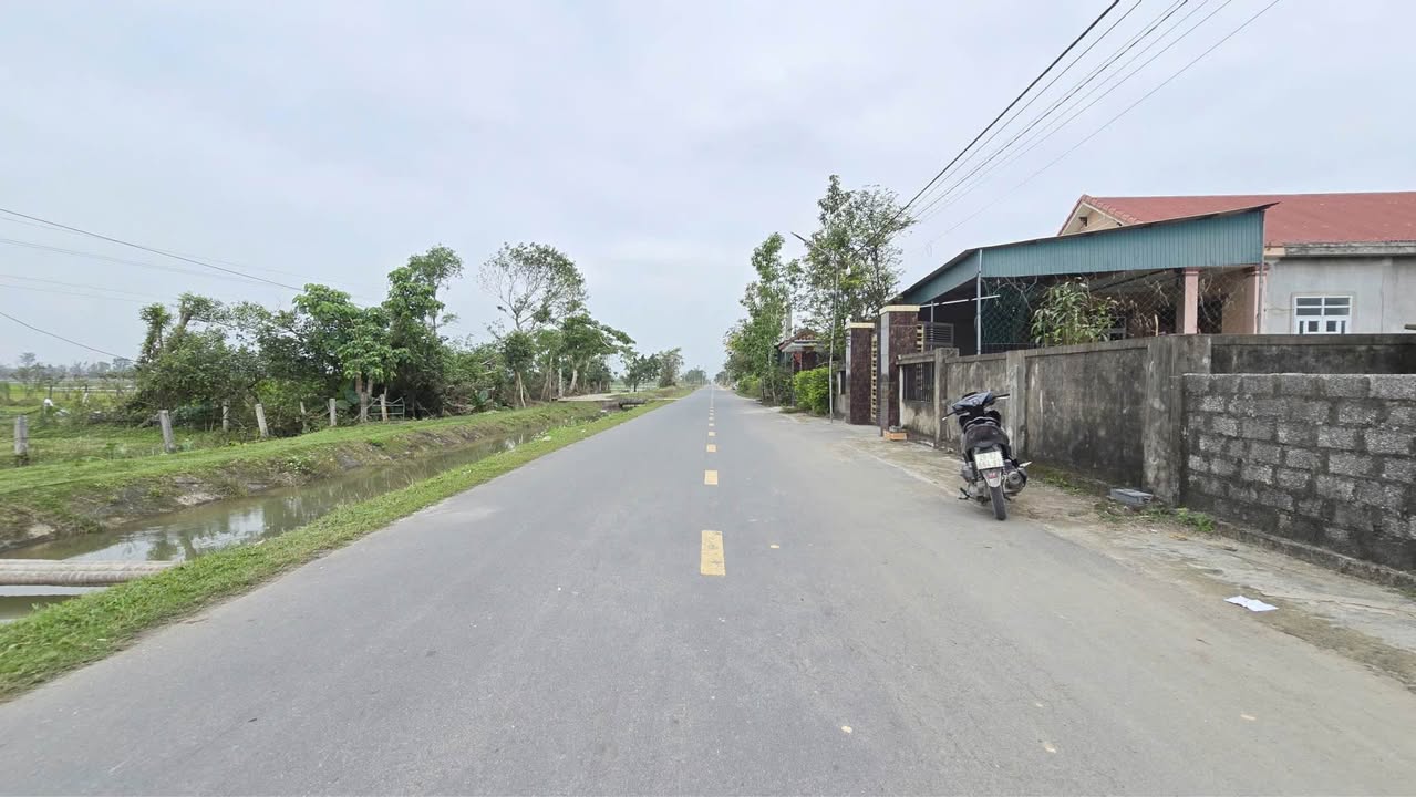 Đất nền lô góc mặt đường liên xã Thôn Trửa, 221,2m² giá 2,8 tỷ - Đầu tư sinh lời cao!