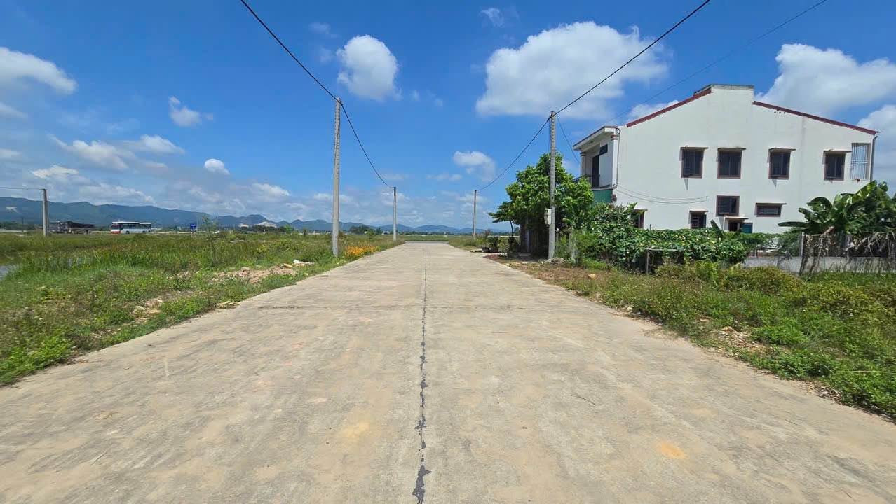 Đất nền Lưu Vĩnh Sơn Thạch Hà 220m² - Sổ đỏ chính chủ giá tốt