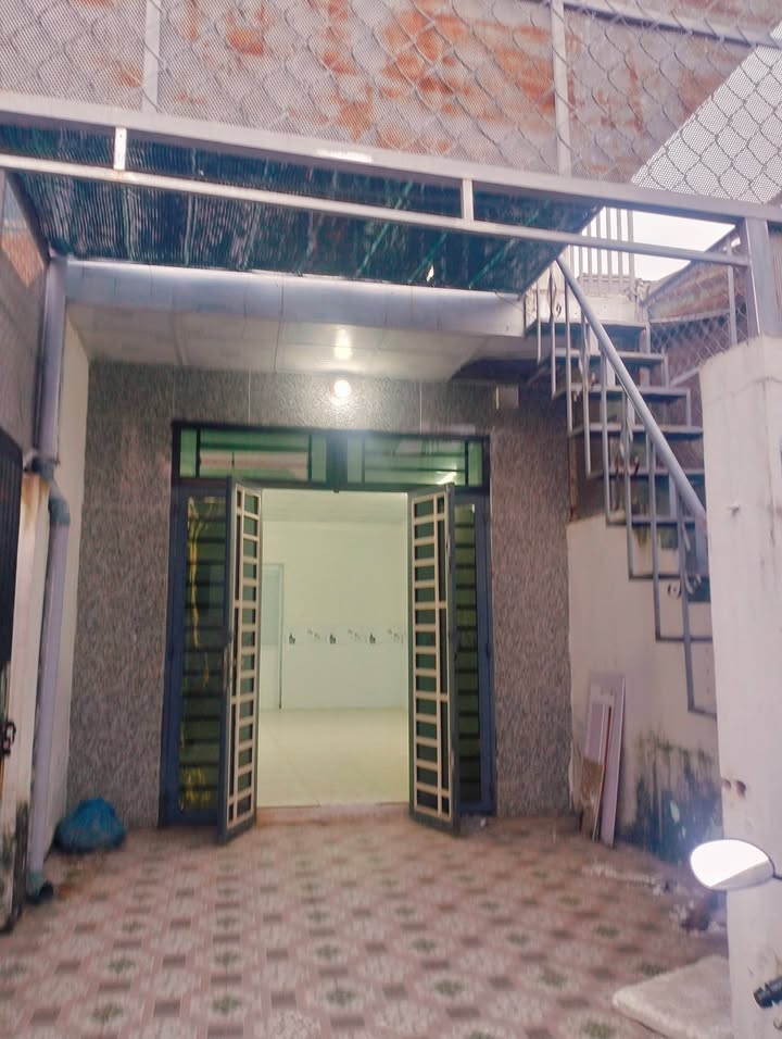 Nhà 80m² Hóc Môn - Sổ hồng chính chủ, 2 tỷ ở ngay