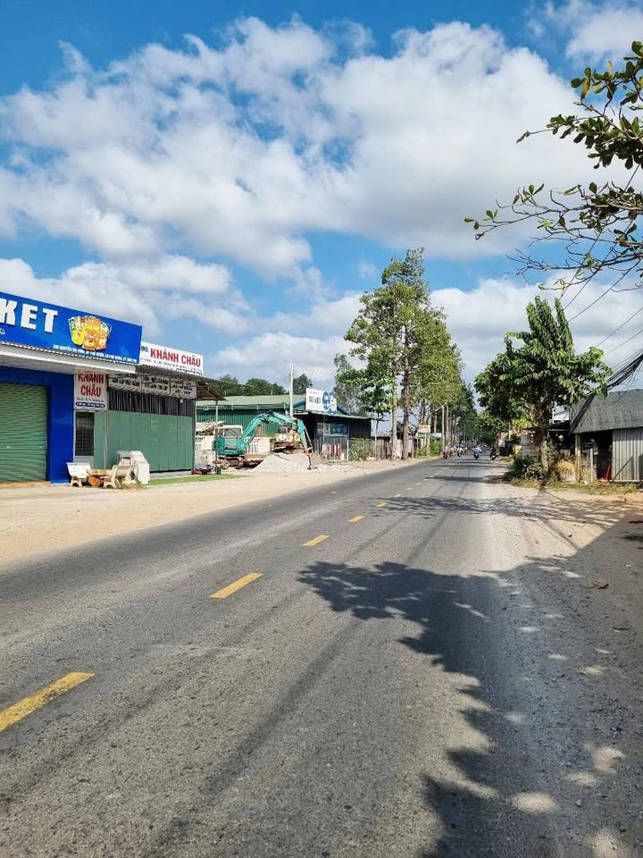 Nhà mặt tiền đường Nguyễn Thị Định, Bến Tre 210m² - Cơ hội đầu tư tốt!