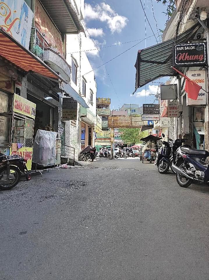 Bán nhà hẻm xe tải Cách Mạng Tháng 8, Quận 10, 52m² giá 9 tỷ - Kinh doanh nhộn nhịp!