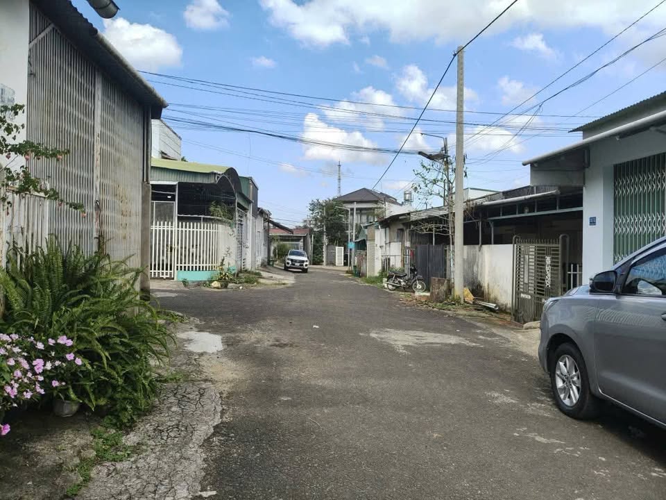 Nhà cấp 4 góc 2 mặt tiền tại Bảo Lộc 125m² giá 3 tỷ - Không thể bỏ lỡ!