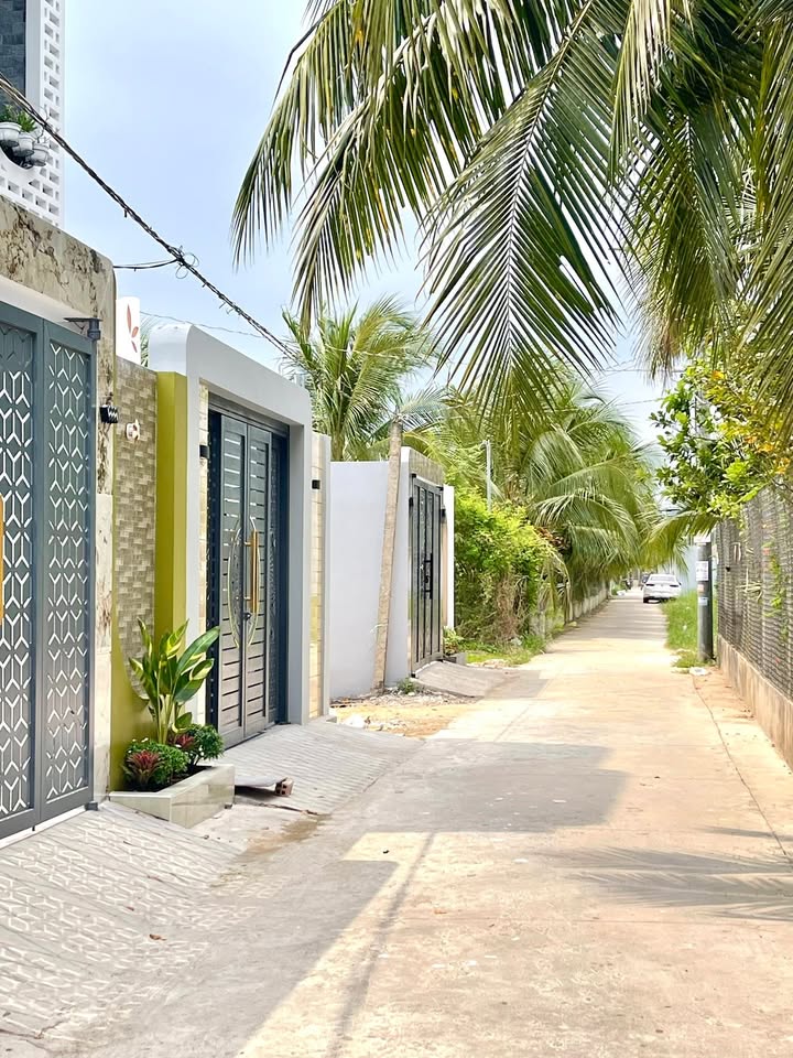 Nhà phố Mỹ Tho 100m² giá 1.59 tỷ - Sẵn sàng ở ngay tặng nội thất