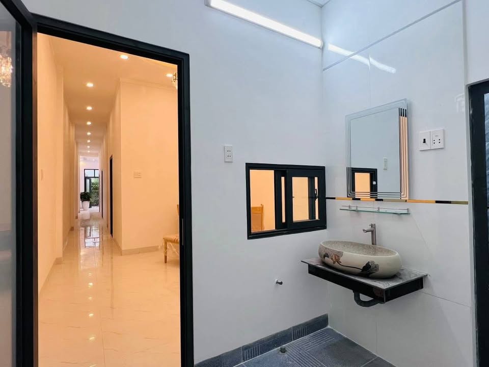 Nhà Phường 5 Mỹ Tho 108m² giá 1.x tỷ - Sổ hồng sẵn