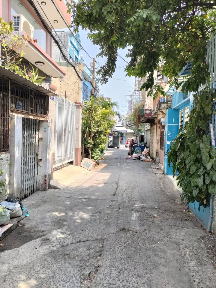 Nhà riêng Hậu Giang Q6 23m² - Vị trí đẹp, Sổ hồng sẵn!