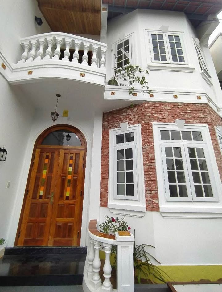 Nhà Phố Thủy Xuân 100m² giá 3.45 tỷ - Sổ hồng chính chủ, view đẹp